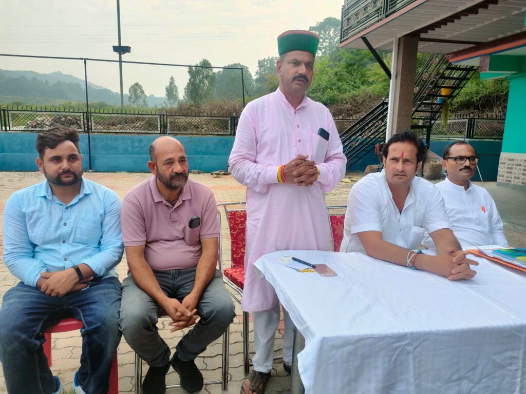 हिमाचल प्रदेश में विधानसभा चुनाव को लेकर बूथ स्तर की तैयारी में जुटे एआईसीसी सचिव विकास उपाध्याय