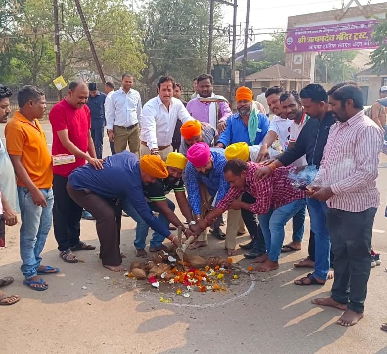 मुख्यमंत्री भूपेश बघेल के निर्देश पर तेजी से जारी है सड़कों के डामरीकरण का कार्य