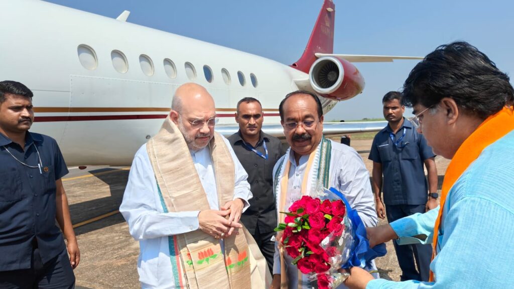 चुनावी रण में शाह का दौराः रायपुर पहुंचकर अमित शाह राजनांदगांव के लिए रवाना, पूर्व CM रमन सिंह सहित अन्य प्रत्याशियों के नामांकन रैली में होंगे शामिल