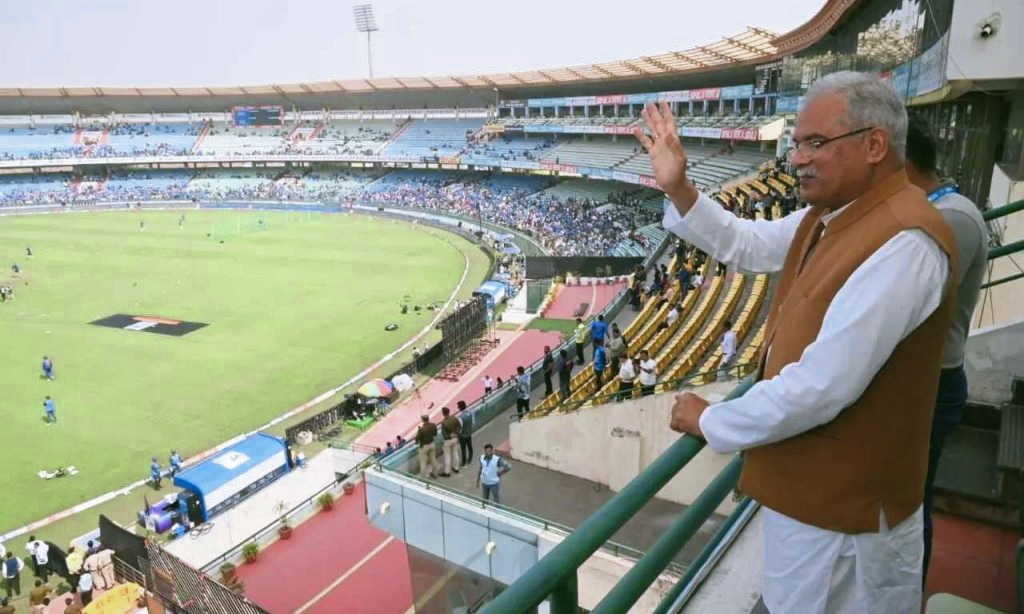 IND Vs AUS 4th T20 2023: कांग्रेस प्रत्याशियों के साथ मैच देखने पहुंचेगे CM भूपेश, कई वरिष्ठ नेताओं को भी न्योता, शहीद वीर नारायण क्रिकेट स्टेडियम में कल खेला जाएगा मुकाबला