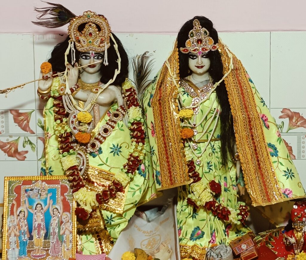छत्तीसगढ़ की राजधानी रायपुर में विगत दीनों श्री श्री राधा कृष्ण मंदिर सेवा समिति द्वारा पंडरी गांधीनगर में नाम कीर्तन कार्यक्रम का आयोजन किया गया