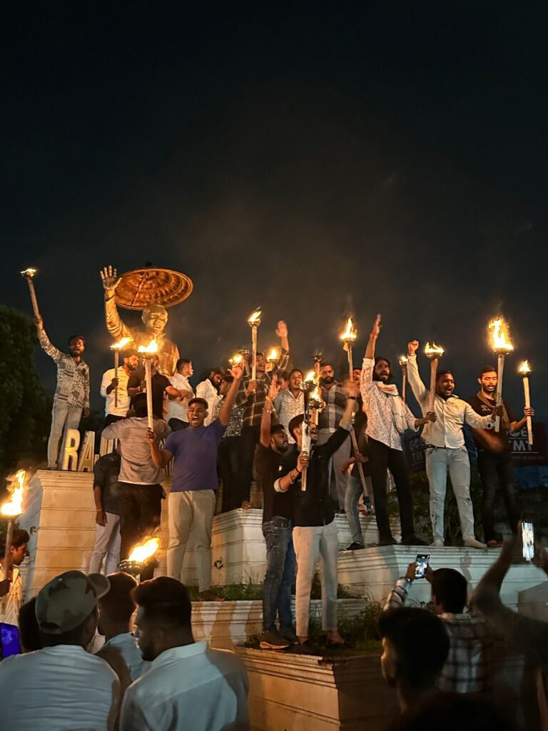 NEET में हुई धांधली और पेपर लीक के विरोध में NSUI ने निकाली मशाल यात्रा एनएसयूआई ने शिक्षा मंत्री का इस्तीफा मांगा