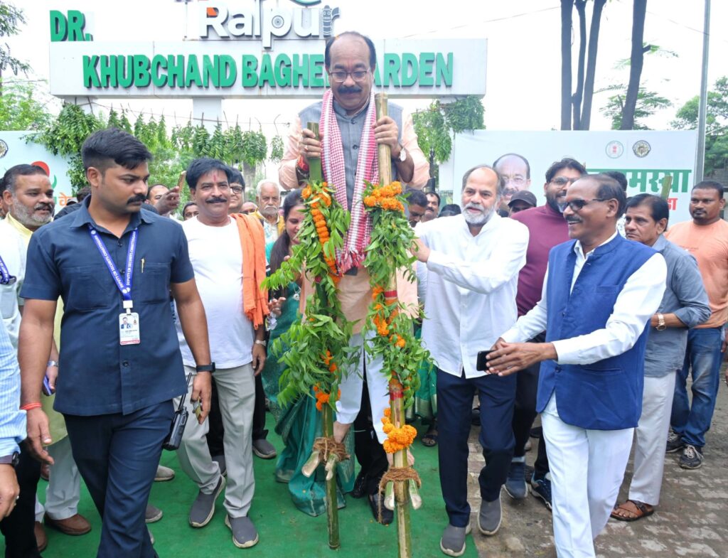 हरेली की उमंग के बीच जनसमस्या निवारण शिविर में पहुंचे उप मुख्यमंत्री  अरुण साव