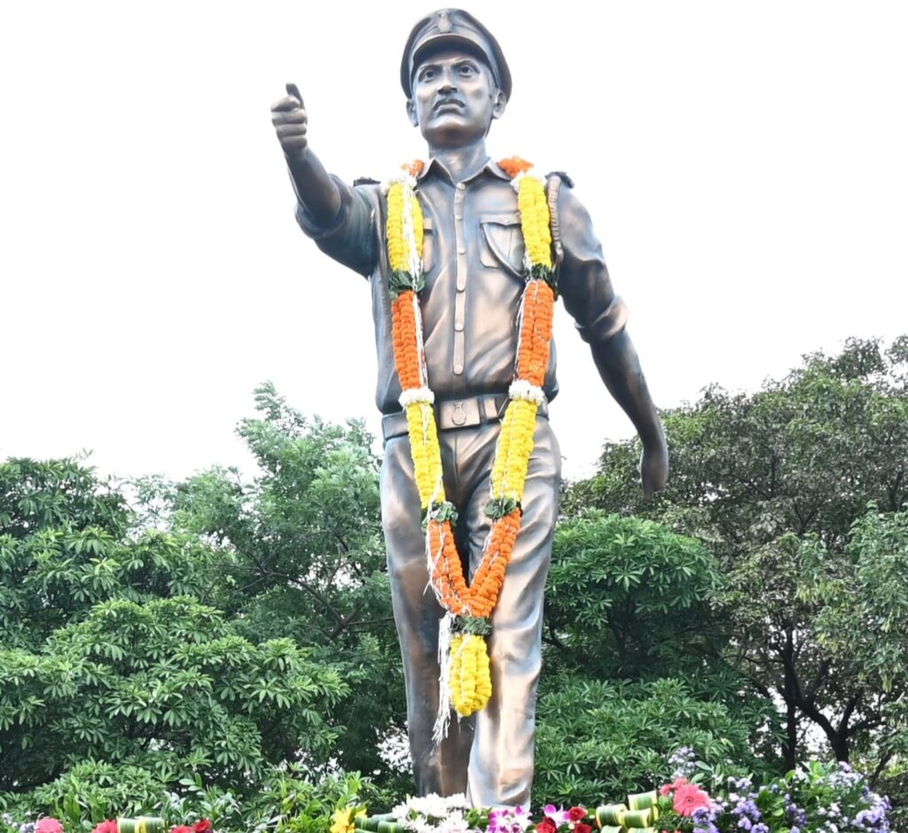 मुख्यमंत्री  विष्णु देव साय ने राष्ट्रीय वन शहीद दिवस के अवसर पर राजीव स्मृति पहुंचकर वन शहीदों को दी श्रद्धांजलि