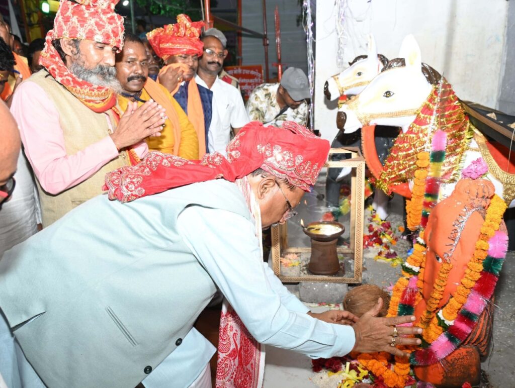 मुख्यमंत्री श्री विष्णु देव साय ने की अंगार मोती दाई की पूजा-अर्चना