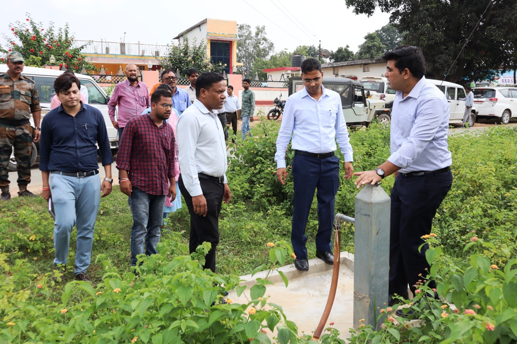 पटना के बड़े झुमरपारा में जल जीवन मिशन से 56 घरों तक पानी की आसान उपलब्धता, कलेक्टर ने किया औचक निरीक्षण