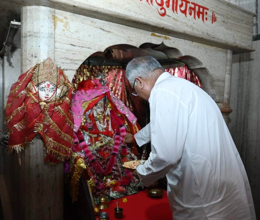 मुख्यमंत्री ने हठयारिन माता मंदिर पहुंचकर की पूजा अर्चना