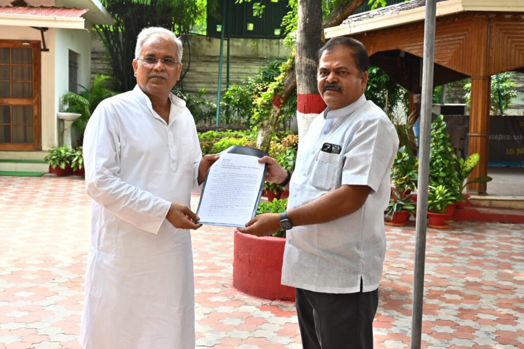 कांग्रेस प्रवक्ता ने स्काईवॉक के भ्रष्टाचार की जांच की मांग मुख्यमंत्री से किया