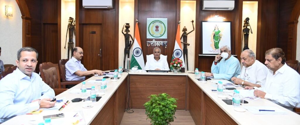 डीएमएफ मद की राशि खनन से प्रत्यक्ष और अप्रत्यक्ष प्रभावित जिलों के साथ ही नवगठित जिलों में प्राथमिकता के साथ की जाएगी आवंटित: मुख्यमंत्री  बघेल