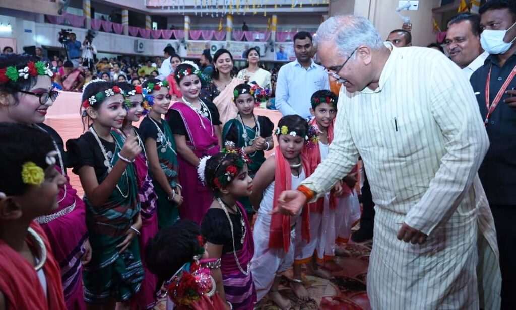 किसानों, वनवासियों और श्रमिकों की जेब में पैसा आने का असर छत्तीसगढ़ की अर्थव्यवस्था पर दिख रहा है: मुख्यमंत्री भूपेश बघेल