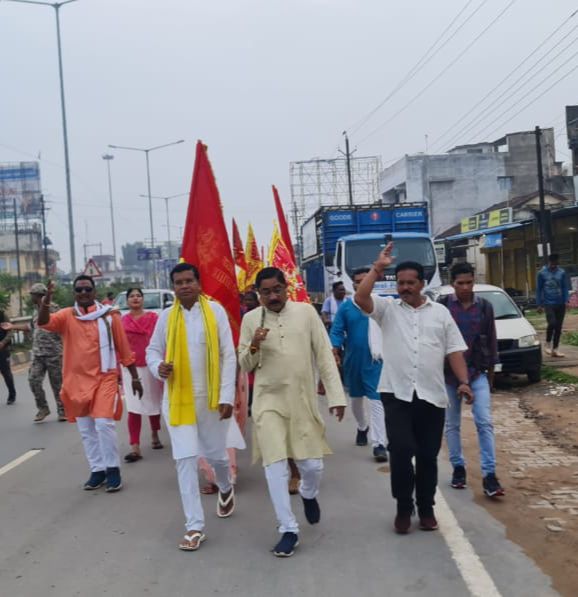 मोहन मरकाम की कोंडागांव से माँ दंतेश्वरी धाम दंतेवाड़ा तक 170 किलोमीटर धार्मिक पदयात्रा हुई प्रारम्भ