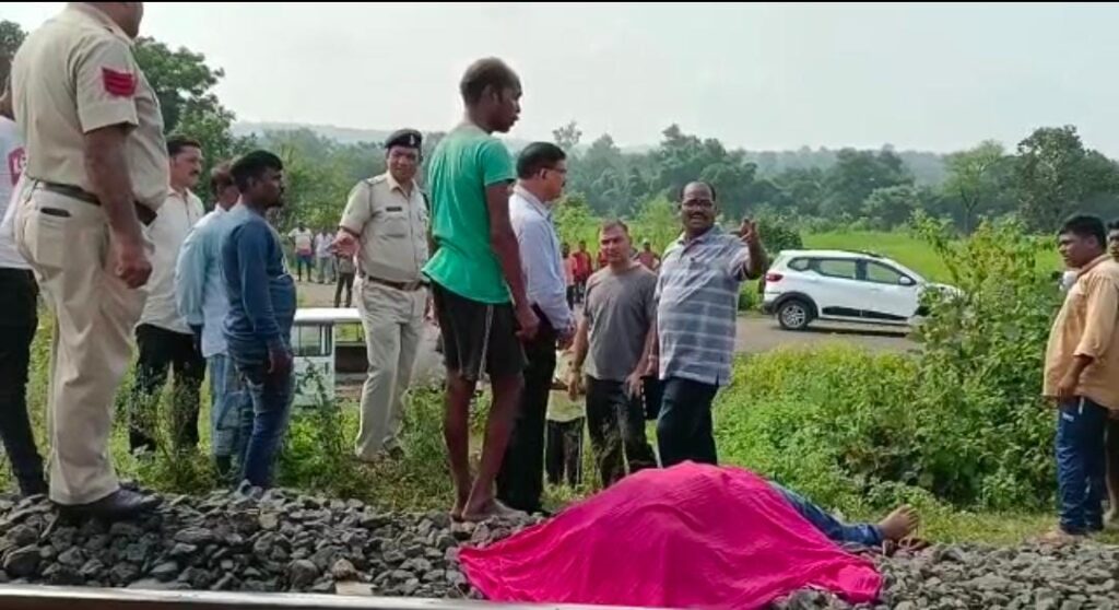 लोहारी के रेलवे ट्रैक में मिली युवक की लाश