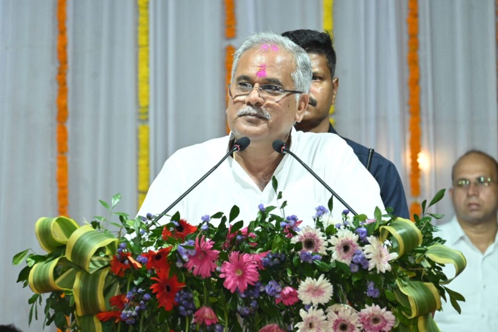 बीरगांव जैसे श्रमिक बाहुल्य क्षेत्र में उच्च शिक्षा के प्रसार में शहीद नंद कुमार पटेल शासकीय महाविद्यालय की महत्वपूर्ण भूमिका होगी: मुख्यमंत्री भूपेश बघेल