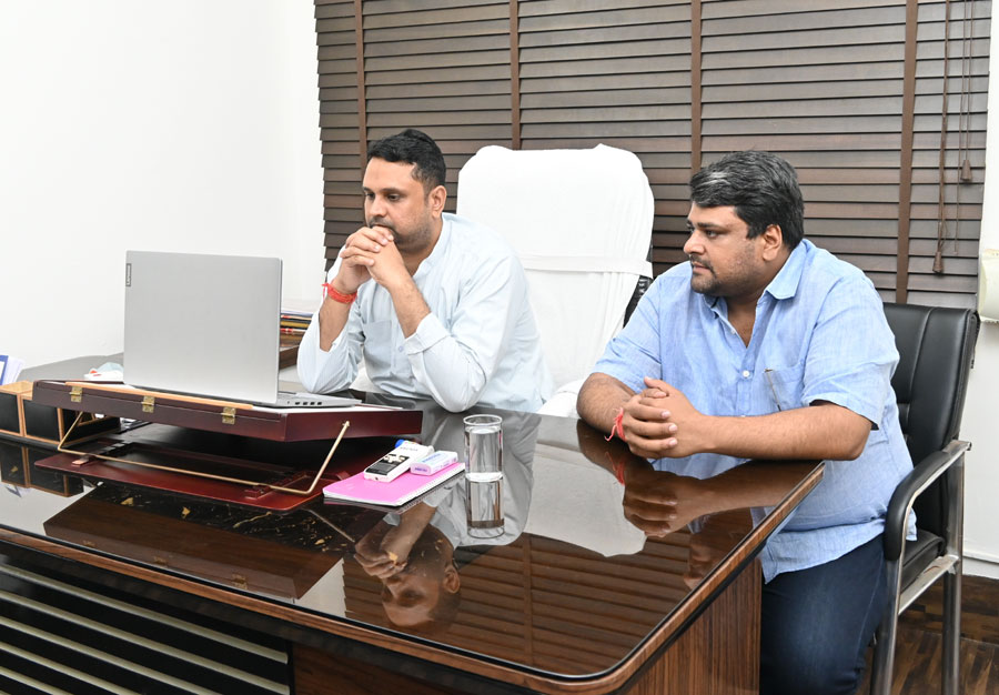 खेल मंत्री उमेश पटेल ने राजीव युवा मितान क्लब योजना की प्रगति की समीक्षा की