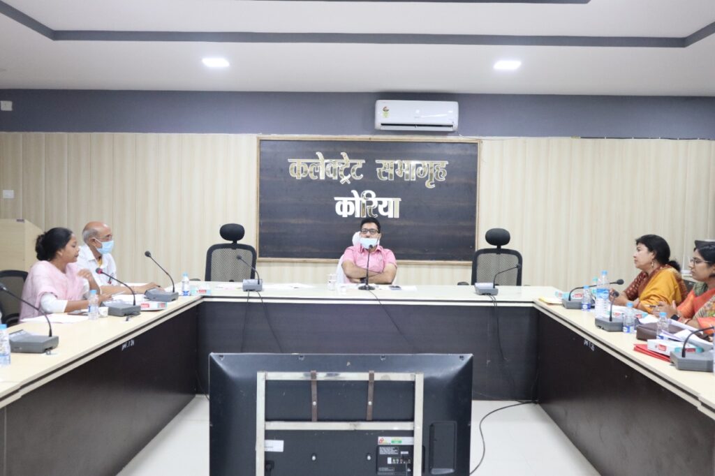 स्वास्थ्य और महिला एवं बाल विकास विभाग की समीक्षा बैठक में कलेक्टर  विनय ने साझा किया अपना विजन