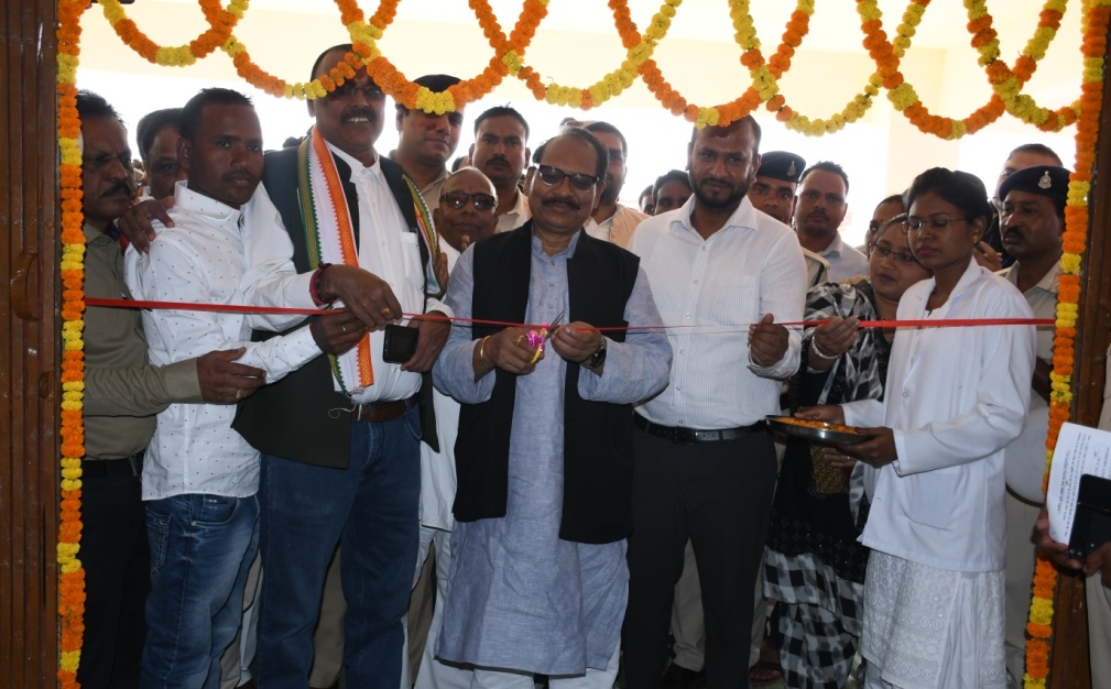 मंत्री डॉ. टेकाम ने रघुनाथनगर में नवनिर्मित 30 बिस्तरीय सामुदायिक स्वास्थ्य केन्द्र भवन का किया लोकार्पण