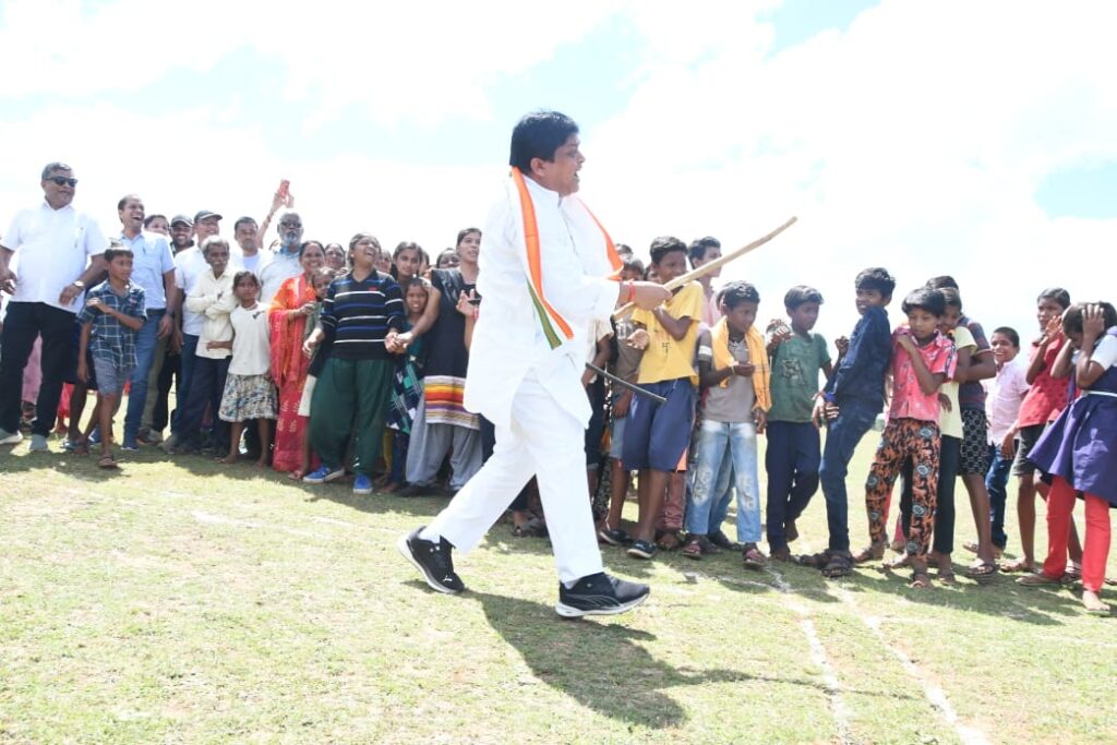 जब मंत्री डॉ डहरिया ने छत्तीसगढ़िया ओलंपिक खेलों में अपना हाथ आजमाया