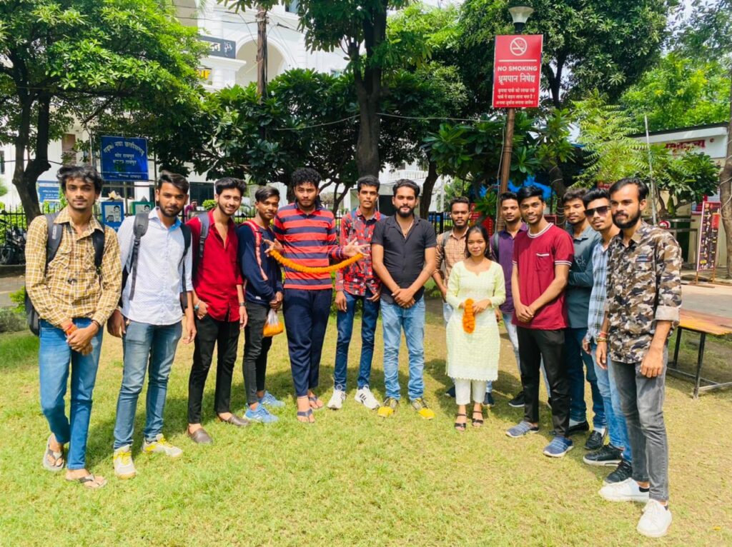 महंत में फिर से आई एन एस यू आई