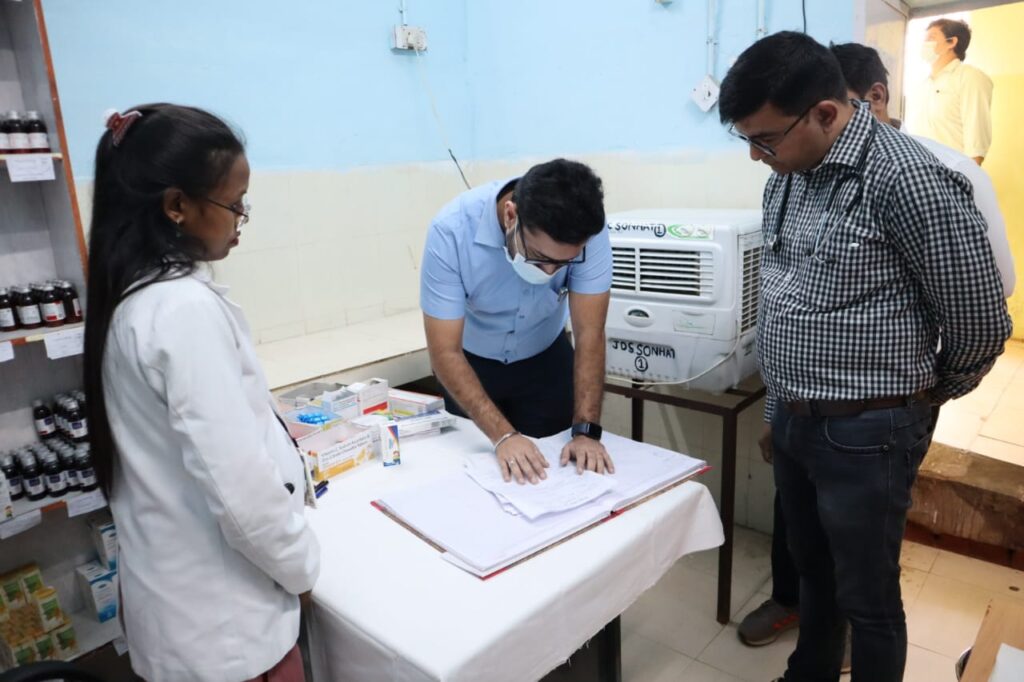 स्वास्थ्य सुविधाओं की उपलब्धता सुनिश्चित करने एक्शन मोड में कलेक्टर लंगेह