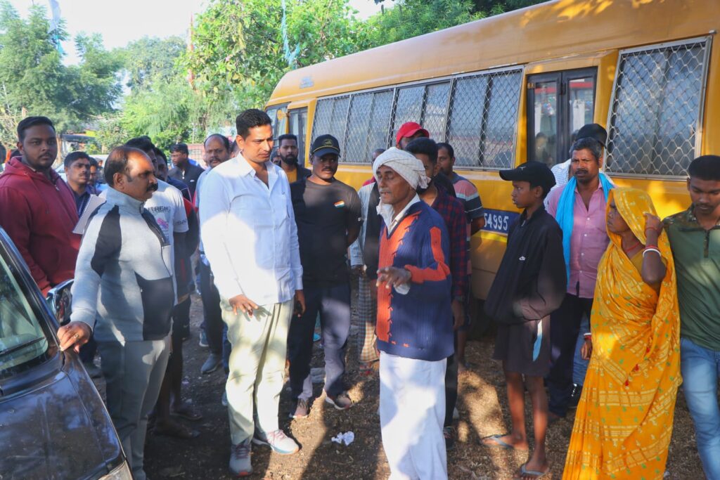 सेक्टर 7 पहुंचे विधायक देवेंद्र यादव,वार्ड वासियों के साथ की भेंट मुलाकात