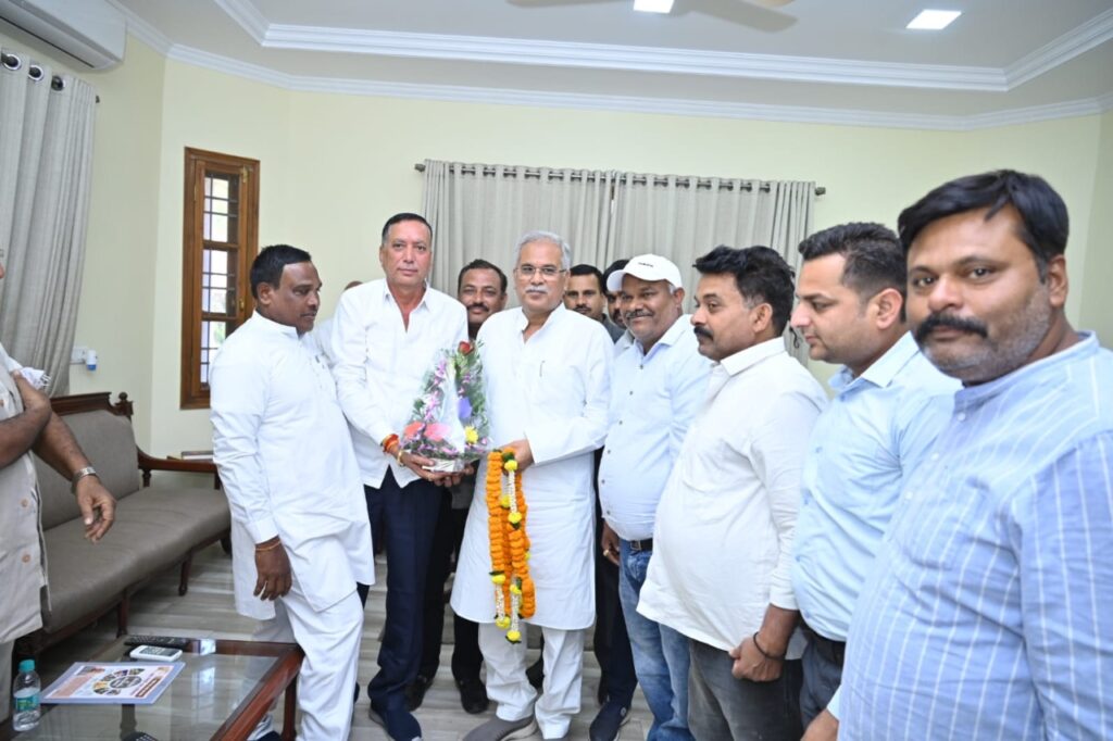 मुख्यमंत्री  भूपेश बघेल से निगम-मंडल-आयोग के नवनियुक्त पदाधिकारियों ने की सौजन्य मुलाकात