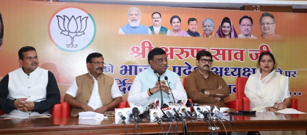 भ्रष्टाचार के सारे सबूत मिलने के बाद भी कांग्रेस द्वारा अधिकारियो की पैरवी छत्तीसगढ़ के इतिहास का काला अध्याय : चंदेल