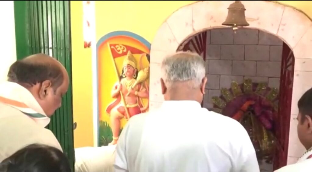 मुख्यमंत्री भूपेश बघेल कांशीगढ़ में माँ चंद्रहासिनी देवी मंदिर पहुंचे