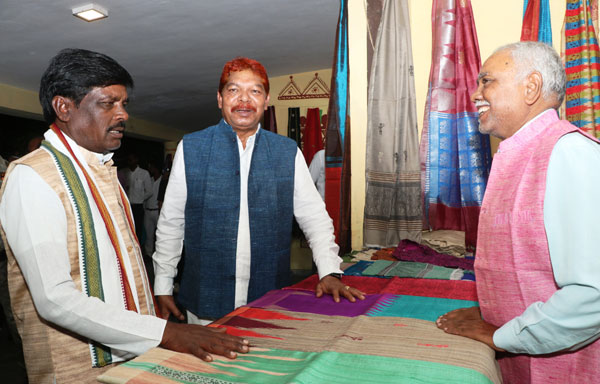 हस्तशिल्पकारों को बढ़ावा देने किए जा रहें हर संभव प्रयास: चंदन कश्यप