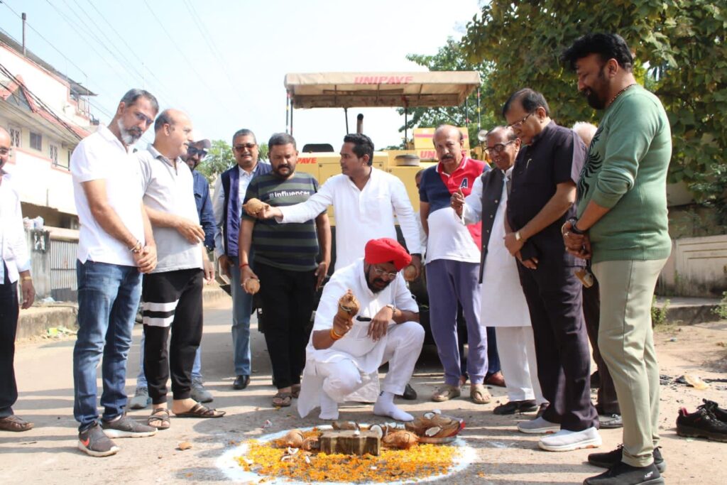 विधायक कुलदीप सिंह जुनेजा ने दिया आनंदनगर रहवासियों को 1करोड़ 33लाख के सड़क डामरीकरण की सौगात