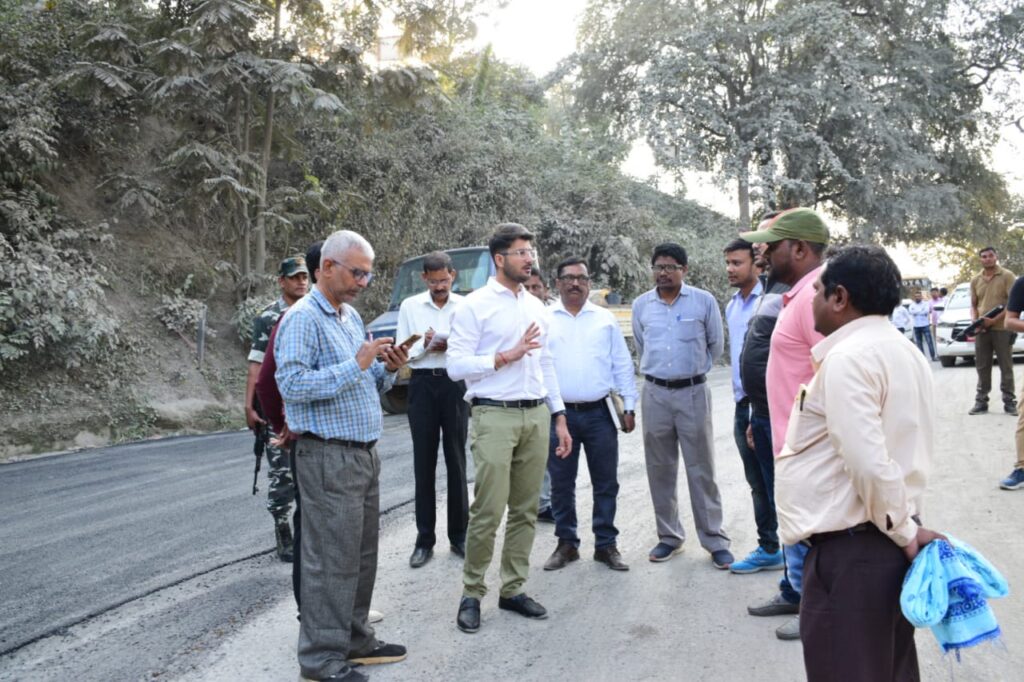 कलेक्टर  सोनी ने केशकाल घाट में पेंच रिपेयर कार्य का जायजा लेकर गुणवत्ता सुनिश्चित करने के दिये निर्देश