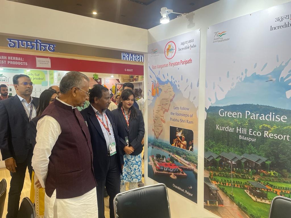 नई दिल्ली: IITF 2022, के छत्तीसगढ़ पवेलियन पहुंचे मंत्री ताम्रध्वज साहू