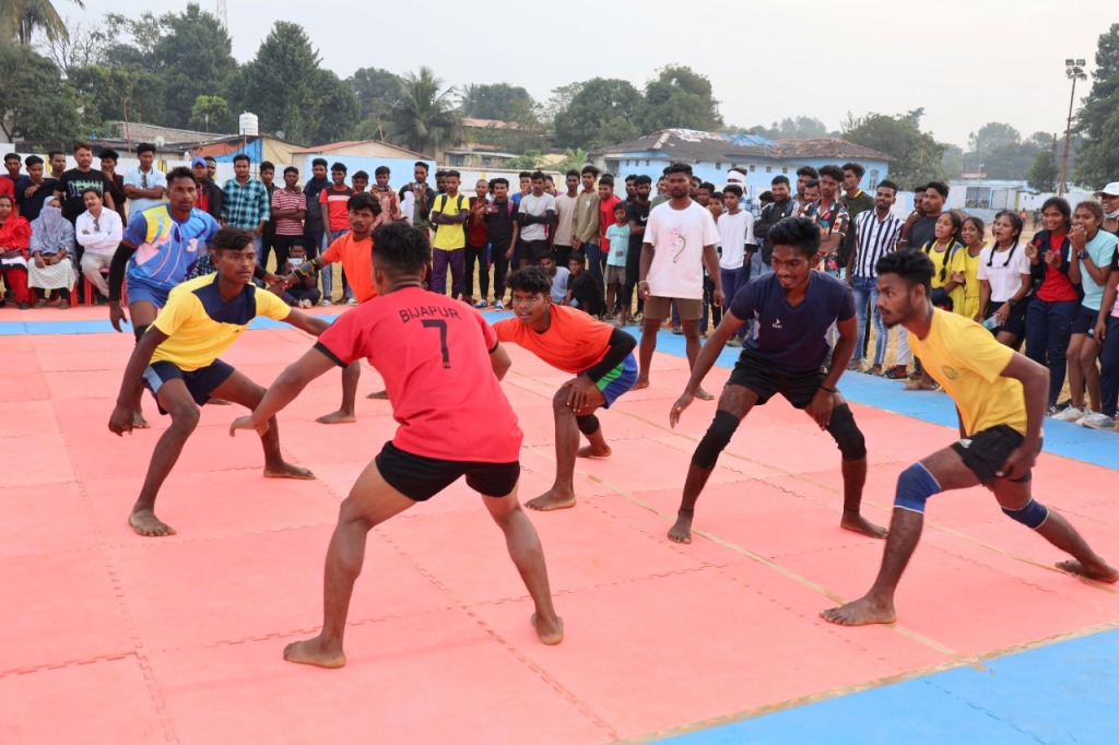 बीजापुर : एक दिवसीय छत्तीसगढ़िया ओलंपिक का आयोजन बीजापुर स्थित मिनी स्टैडियम में