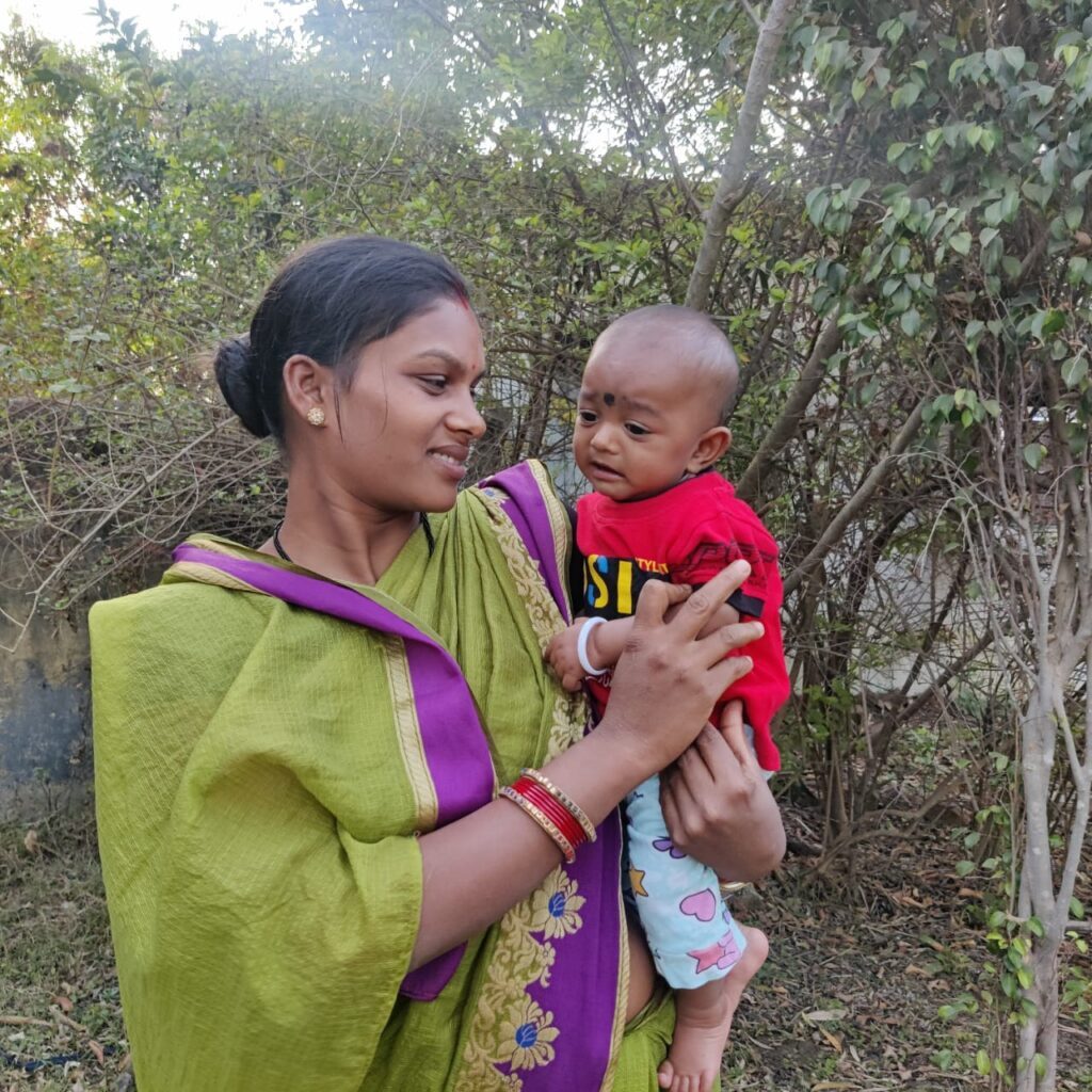 श्रमिक लछवंतीन को अब नहीं सताती बेटे के भविष्य की चिंता