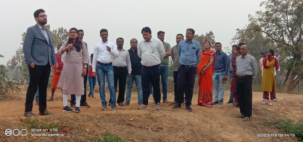 कलेक्टर, सीईओ ने किया रीपा अंतर्गत गौठनों में किए जा रहे कार्यों का किया निरीक्षण