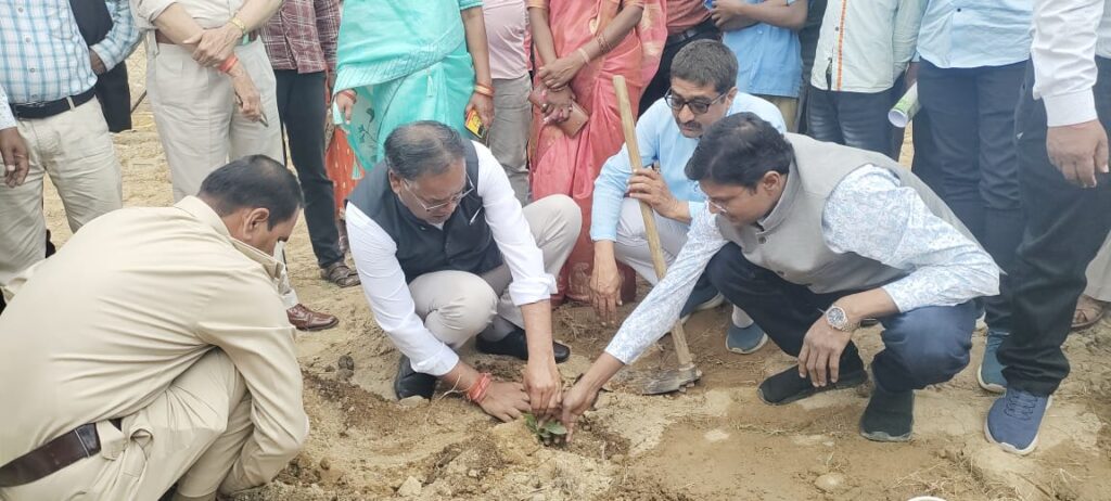 विश्व वानिकी दिवस के अवसर पर मुख्यमंत्री श्री बघेल ने किया मुख्यमंत्री वृक्ष सम्पदा योजना का वर्चुअल शुभारंभ