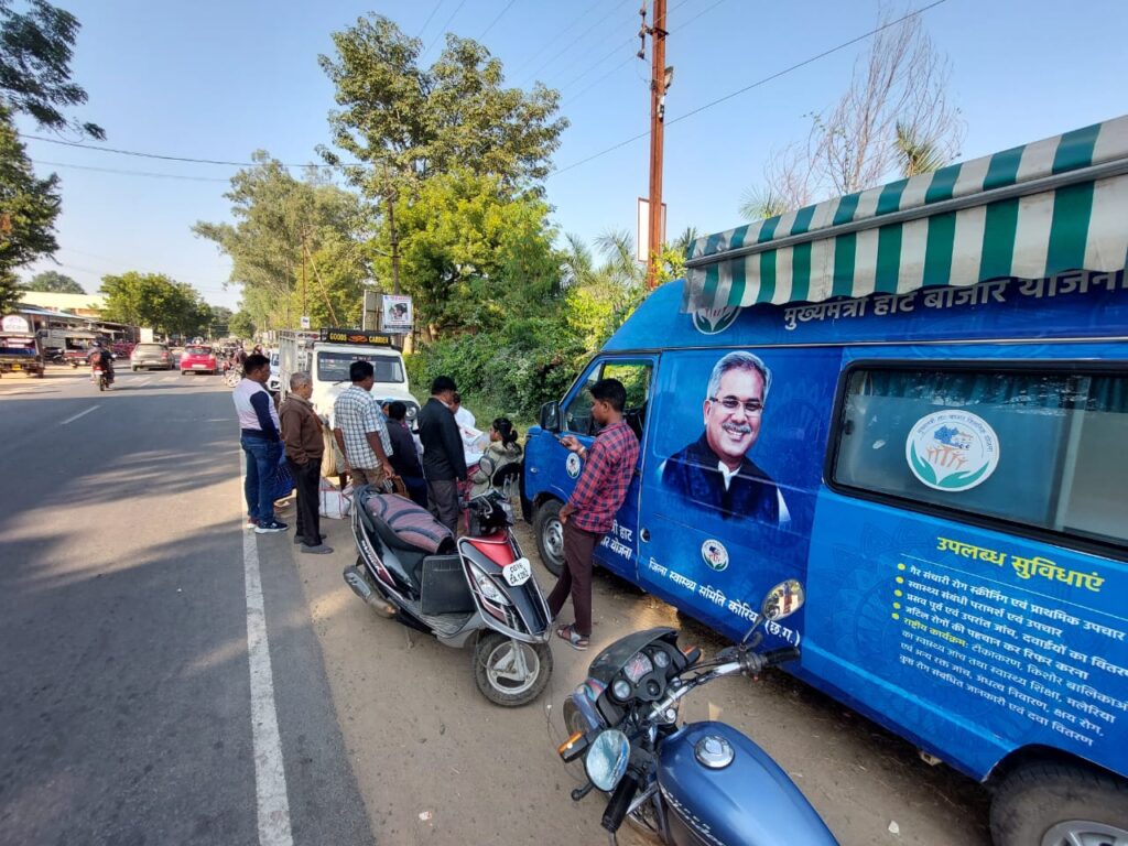 मुख्यमंत्री हाट बाजार क्लिनिक से गांव में ही मिल रही जांच और दवा की आसान स्वास्थ्य सुविधा