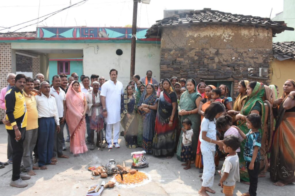 वार्ड के नागरिकों के मांग एवं सुझाव के अनुरूप विकास कार्य हो रहे सम्पन्न, पश्चिम विधानसभा में चौतरफा विकास, नया स्वरूप लेता पश्चिम विधानसभा।
