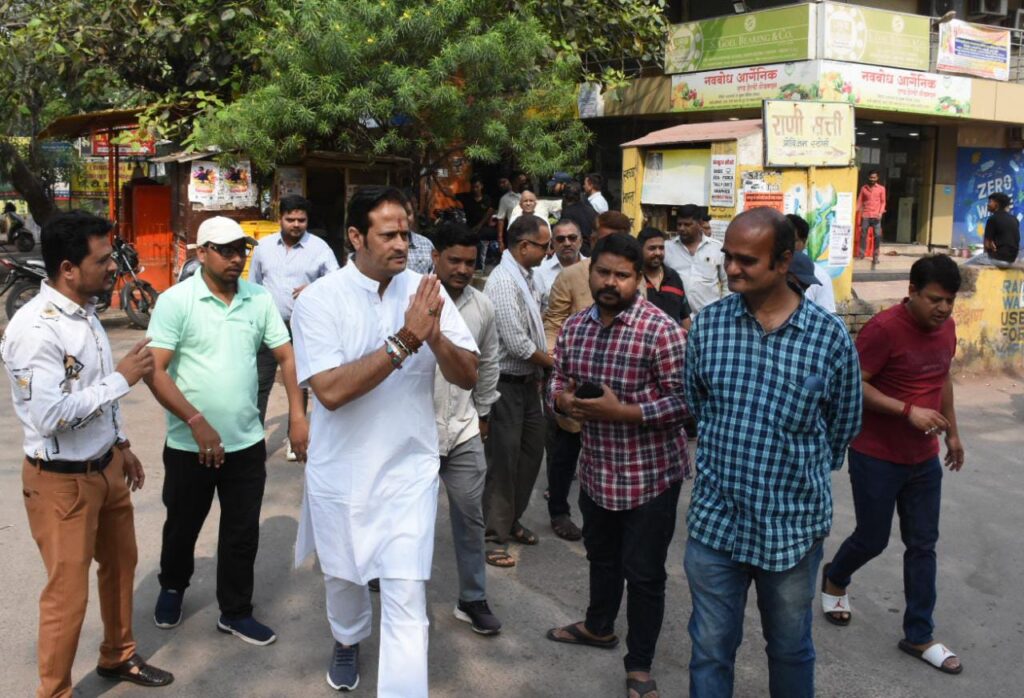 स्वामी आत्मानंद वार्ड क्रमांक 39( चौबे ,समता कॉलोनी) के वार्ड की जनता से रुबरु हुए विधायक विकास उपाध्याय