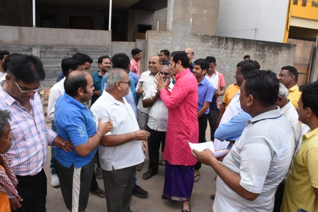 माधव राव सप्रे वार्ड क्र.69 रायपुरा में जनसम्पर्क के साथ 01 करोड़ 29 लाख रूपये से भी ज्यादा का हुआ भूमि पूजन