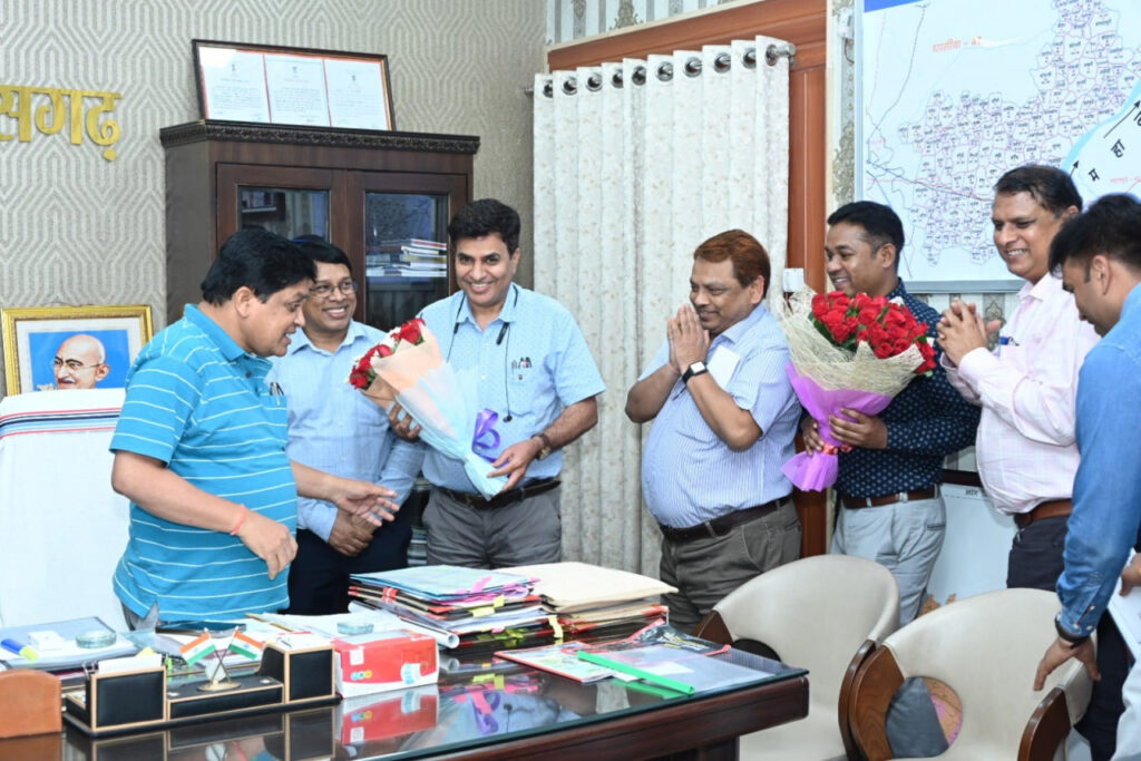 नगरीय प्रशासन मंत्री डॉ.डहरिया से नगरपालिका अधिकारियों की मुलाकात