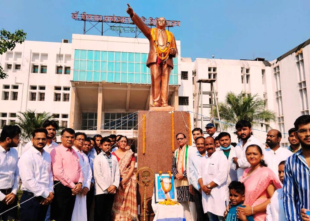 डॉ.भीमराव अम्बेडकर अस्पताल में धूमधाम से बाबा साहेब अम्बेडकर की जयंती मनाई गई