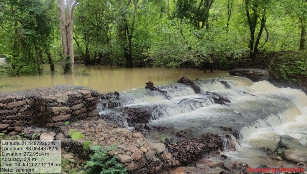 नरवा विकास कार्यों से हाथी प्रभावित वनक्षेत्रों में बढ़ी जल की उपलब्धता: मानव हाथी द्वंद में आई कमी