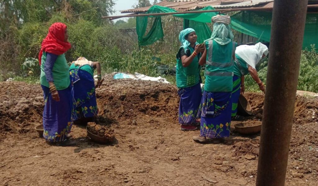 सफलता की कहानी,स्वच्छता दीदी भी जुड़ी गोधन न्याय योजना से