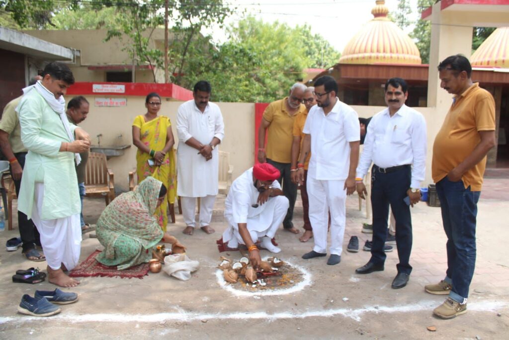 विधायक कुलदीप सिंह जुनेजा ने शंकर नगर में किया 55लाख के सड़क डामरीकरण निर्माण कार्य का किया भूमिपूजन