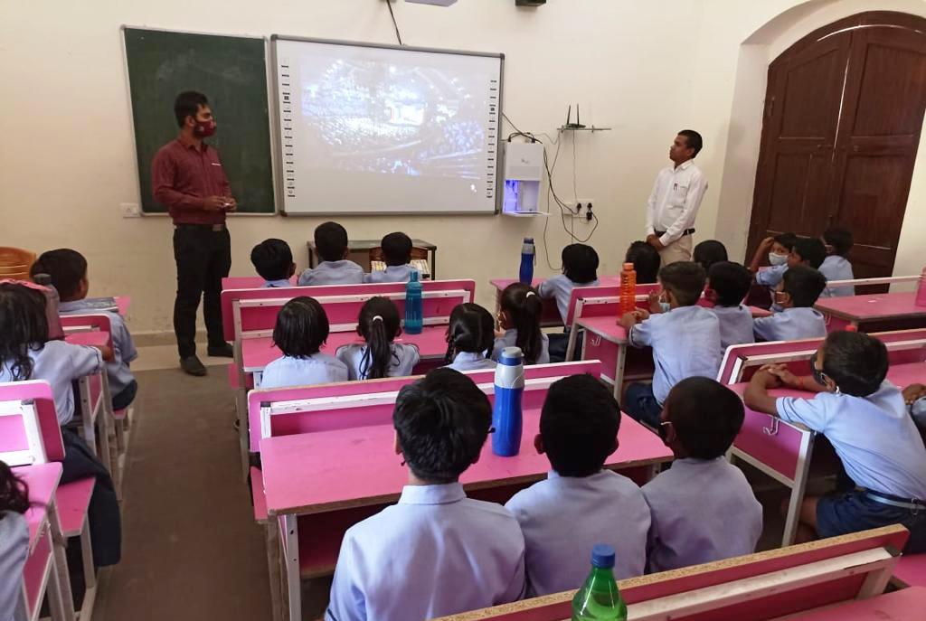 स्वामी आत्मानंद स्कूल: सुलभ होता क्वालिटी एजुकेशन