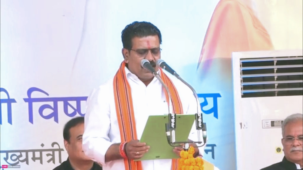 विजय शर्मा ने ली उप-मुख्यमंत्री पद की शपथ, जानिए ऑपरेटर से राजनीतिज्ञ बनने तक का सफर