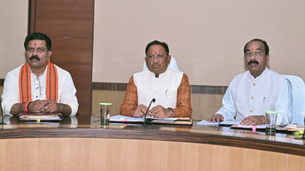मुख्यमंत्री विष्णुदेव साय की अध्यक्षता में पहली कैबिनेट बैठक शुरू, इन मुद्दों पर लिया जा सकता है फैसला