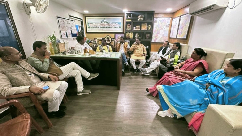 कांग्रेस के पूर्व विधायकों की आपात बैठक में पकी खिचड़ी, मल्लिकार्जुन खरगे से मुलाकात करने का है इरादा