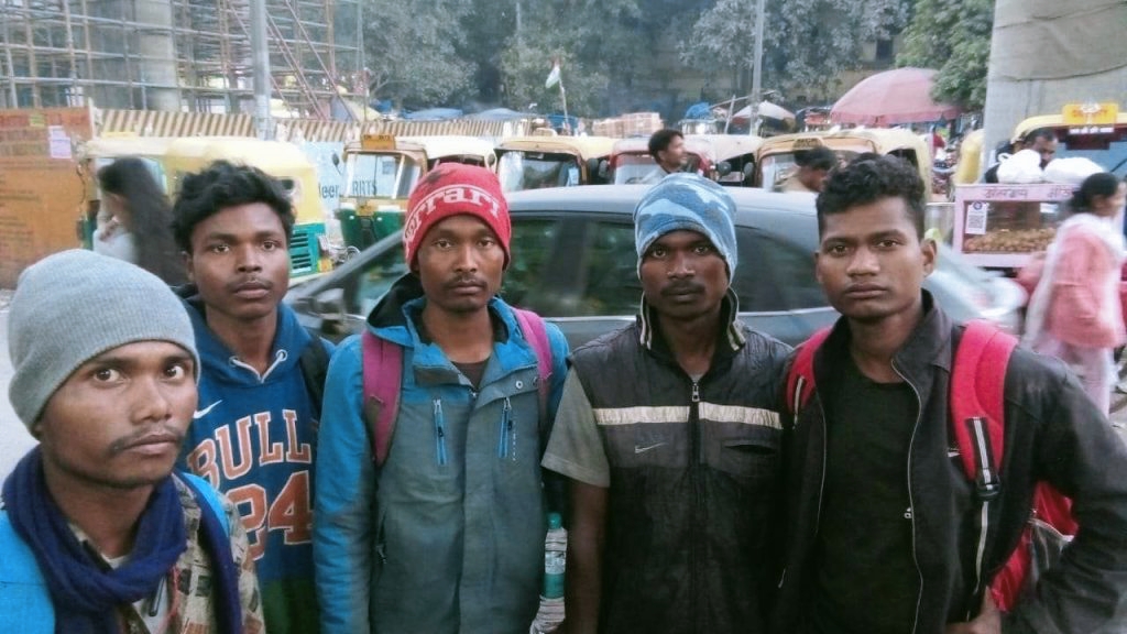 सीएम साय के निर्देश पर प्रशासन ने दिखाई मुस्तैदी  यूपी से सकुशल लौटे पहाड़ी कोरवा युवा, बंधक बने युवाओं ने वीडियो जारी कर मांगी थी मदद