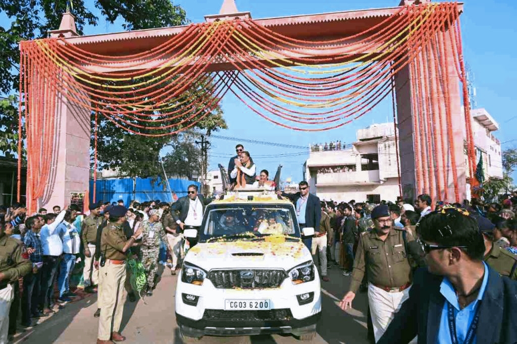 मुख्यंमत्री बनने के बाद पहली बार जशपुर पहुंचे विष्णुदेव साय, सौरभ सागर द्वार का किया लोकार्पण